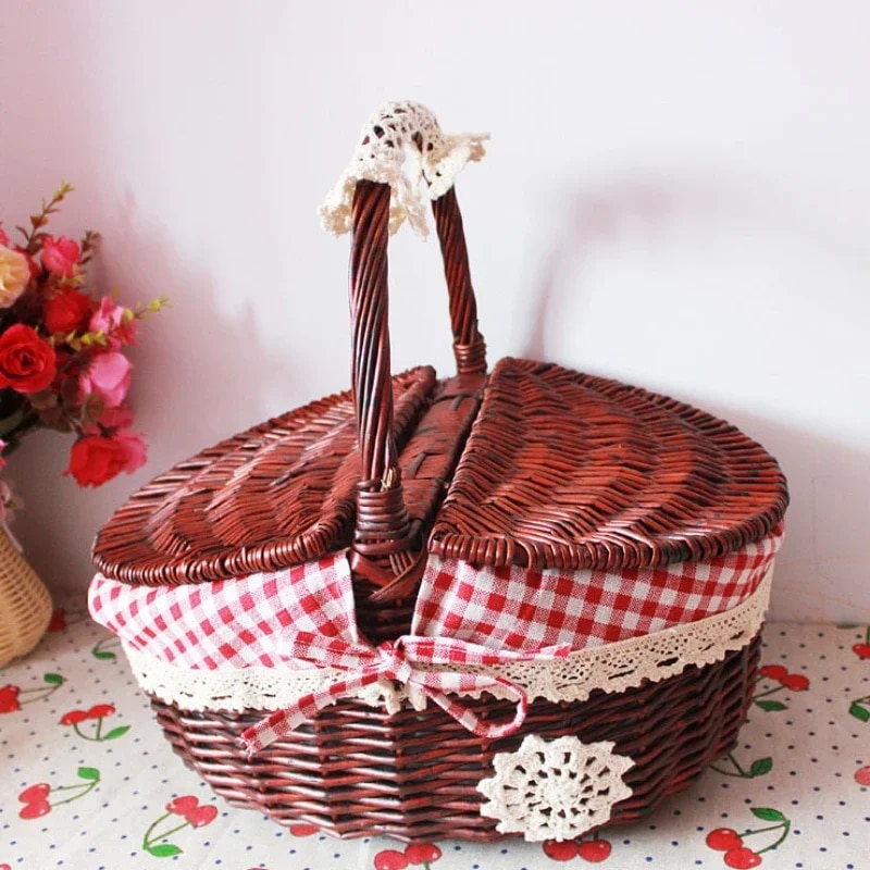 Panier à bûches en osier avec bûches